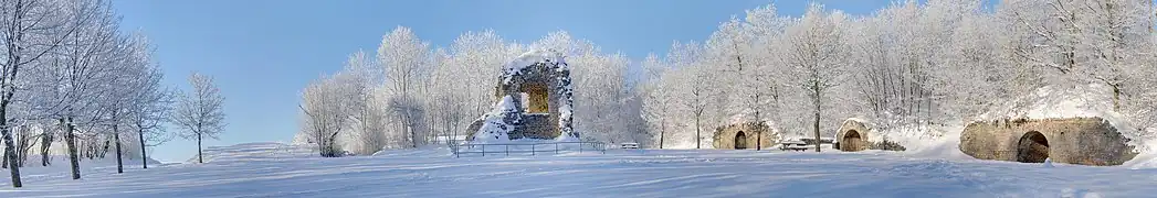 La batterie Est-enveloppe du fort du Salbert en hiver.