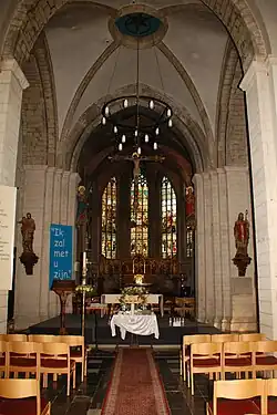 La croisée et le chœur.