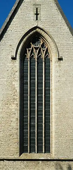 Fenêtre ogivale du chevet.