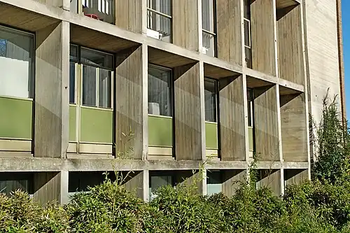 Alvéoles en «&nbsp;béton brut&nbsp;».