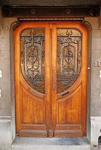 Porte d'entrée.