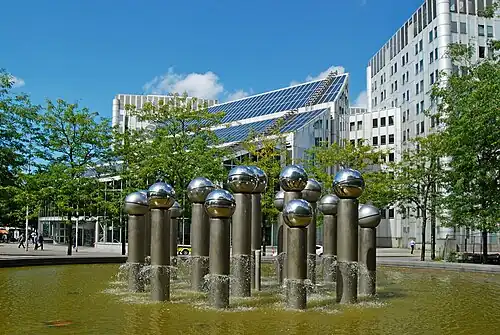 Le complexe vu de l'est.