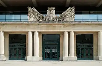 Portail du stade du Centenaire.