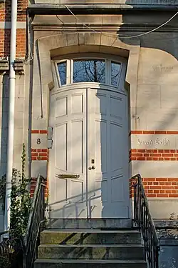 Porte de la Villa Elisa.