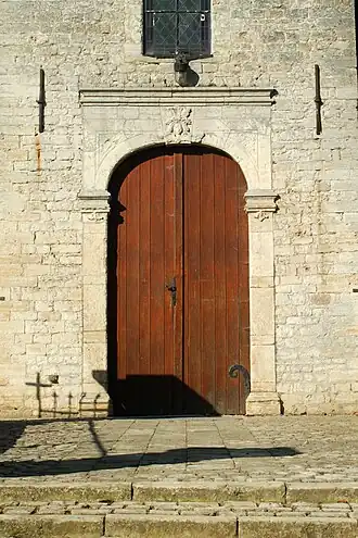 Le portail principal.