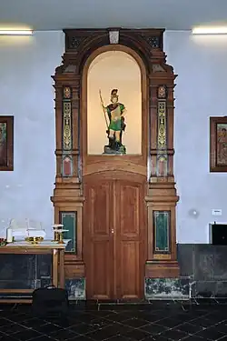 La statue de saint Victor sous les orgues.