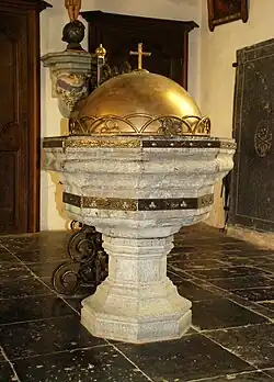 Fonts baptismaux.