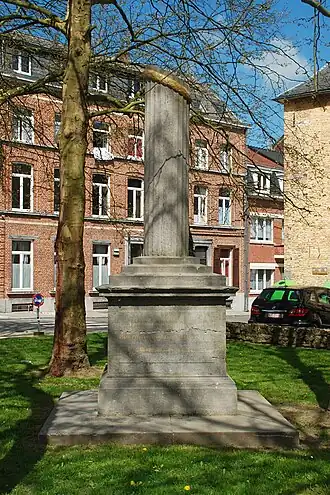 Colonne aux volontaires de 1830.