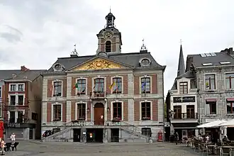 Hôtel de ville.
