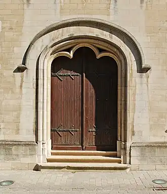 Porte de la façade sud.