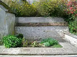 Ancien lavoir, rue des Sablons.