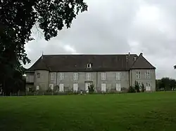 Façade du château du Bost