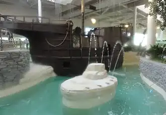 Le galion contenant un toboggan.