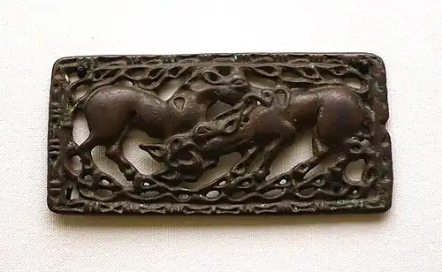 Combat de chevaux, bronze, IIe&nbsp;siècle&nbsp;av. J.-C., Musée ethnologique de Berlin.