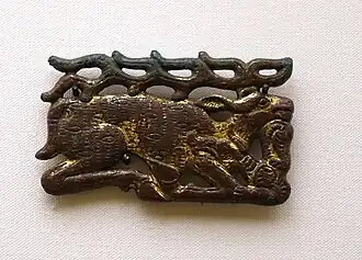 Cerf en bronze doré, la forme et le style sont typiquement scythes, IVe~IIIe&nbsp;siècle&nbsp;av. J.-C., Musée ethnologique de Berlin.