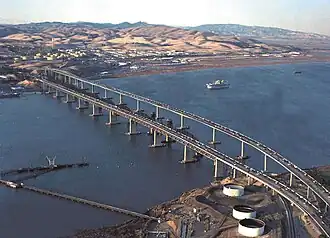 Image illustrative de l’article Benicia-Martinez Bridge