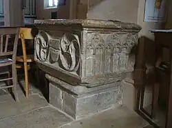 Bénitier de l’église de Sant-Laurent-d'Oingt .