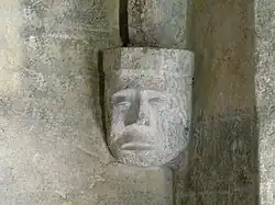 Cul-de-lampe dans la chapelle.