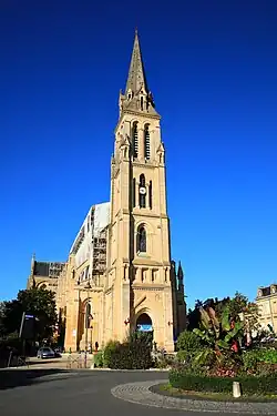 Façade et clocher après restauration.