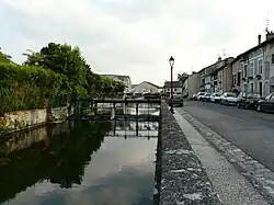 Photographie montrant les berges du Vidus