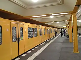 Image illustrative de l’article Naturkundemuseum (métro de Berlin)