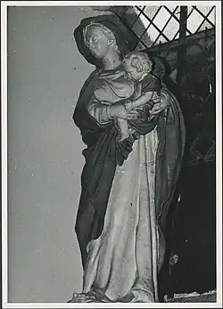 Statue de le Vierge à l'enfant.
