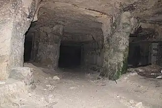 Les anciennes carrières de pierre.