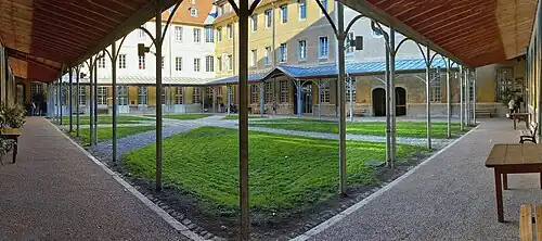 Vue de la cour intérieure.