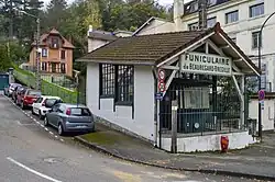 La gare basse du funiculaire.