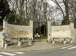 Grille du château Madame.