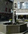 Besse-en-Chandesse la Fontaine place Gayme.