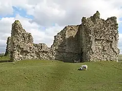 Le château est en ruine