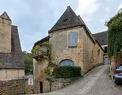 Ruelle qui permet de relier la ville basse au château.