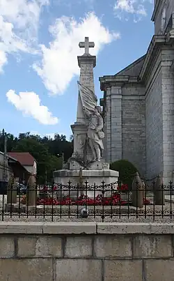 Monument aux morts de Bians-les-Usiers.