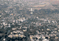 Vue aérienne d'Aurangabad. Au fond, l'ensemble de Bibi Ka Maqbara.