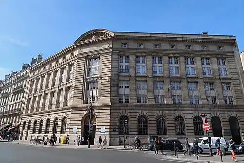 No&nbsp;112 :Bibliothèque André-Malraux.