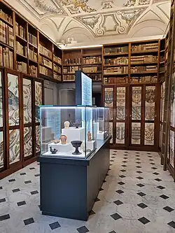 Petite salle attenante à la salle de lecture