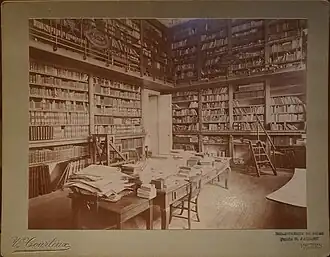 La bibliothèque dans la mairie,