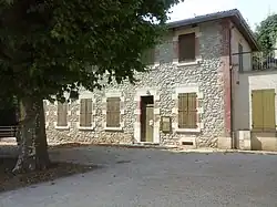 Bibliothèque municipale de Poliénas, juillet 2015.