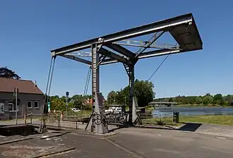 le Pont-levis à l'intersection des deux canaux.