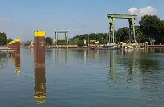 L'écluse: Schleuse Flaesheim.