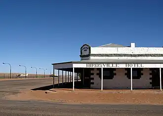 Le Birdsville Hotel