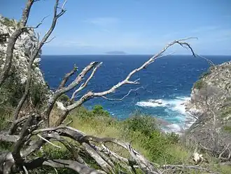 Biševo, avec vue au loin sur l'ile de Sveti Andrija