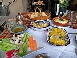 Choix d'entrées dans un bistrot de pays.