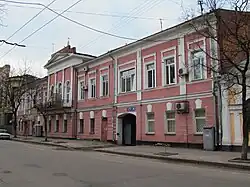 Le domaine de Sava Alhovsky, classé, monument architectural d'importance nationale.