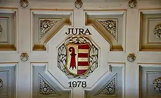 Moulure du blason sur la coupole du Palais fédéral.