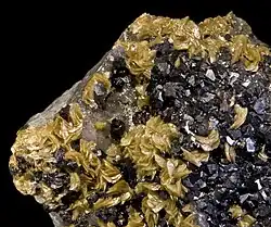 Sphalérite et sidérite - Peyrebrune, Tarn, (6,5&nbsp;×&nbsp;5&nbsp;cm)