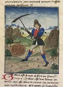 Dessin naïf d'un homme démesuré dans un paysage vallonné aux arbres minuscules, vêtu d'un pourpoint rouge, bleu et noir, de chausses bleues à ruban rouge et de chaussures noires pointues, et équipé d'une houe, devant lui, un récipient arrondi rempli d'une matière brun rouge.