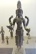 Avalokitesvara. Env. de Đại Hữu, Quảng Bình. c. Xe&nbsp;siècle. Bronze. H. 54&nbsp;cm.MH Vietnam,