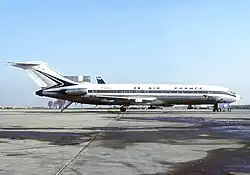 Un avion d'Air France sur le tarmac d'un aéroport.